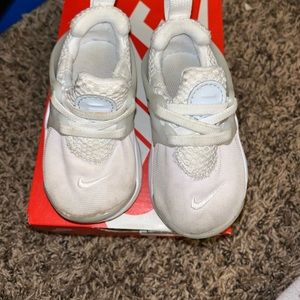 Size 5 Nike baby prestos